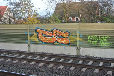 Graffiti Bombing - Photo by CriminalEnergy - CE, Hannover (2014)