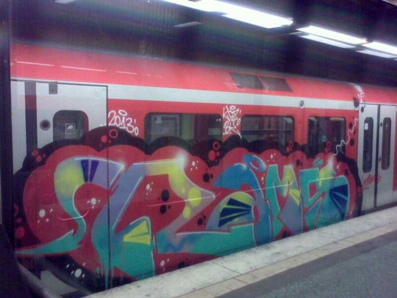 Graffiti Train in Hamburg - Photo by CrossingLines - Rams, KGZ (2013)