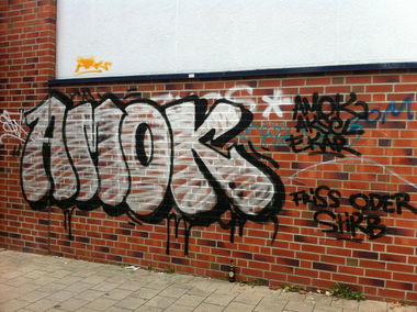 Graffiti Bombing in Hamburg - Photo by Cthulhu - Amok, Aksel, Ekar (2012)
