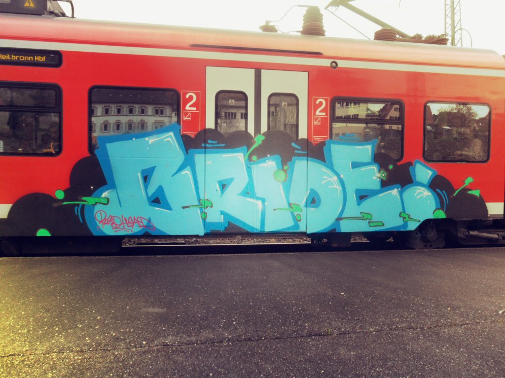 Graffiti Train - Photo by CurlY - Bride (2012)
