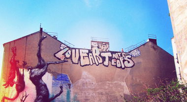 Graffiti Wall in Berlin - Photo by CurlY - Love, Art, hate