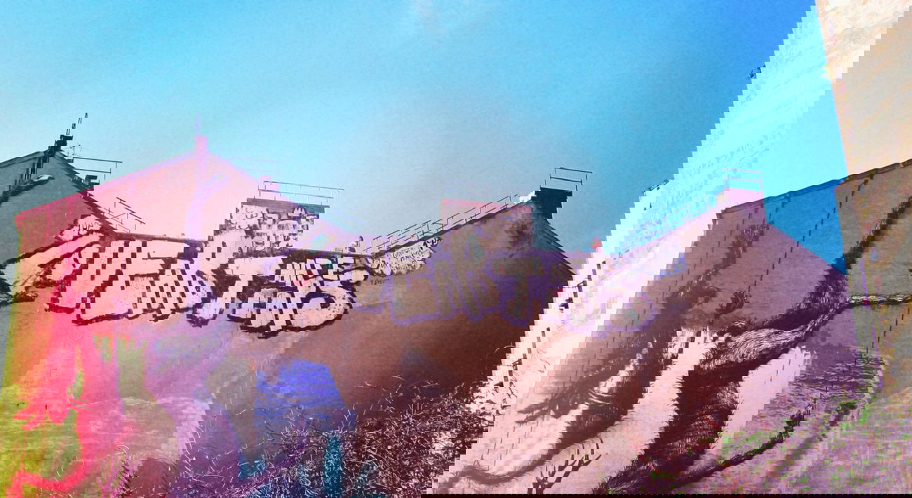 Graffiti Wall in Berlin - Photo by CurlY - Love, Art, hate