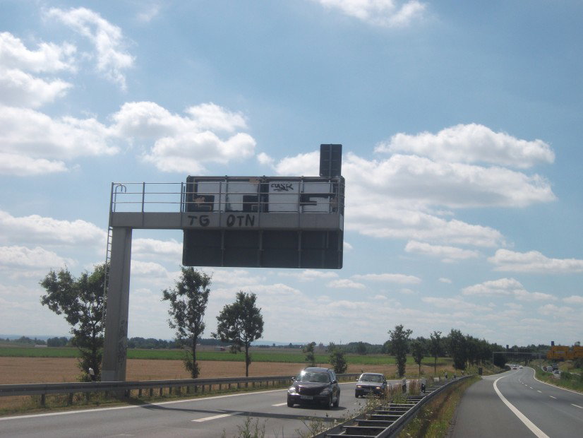 Graffiti Bombing - Photo by Cuser - TG, Truckers, Cuser (2013)