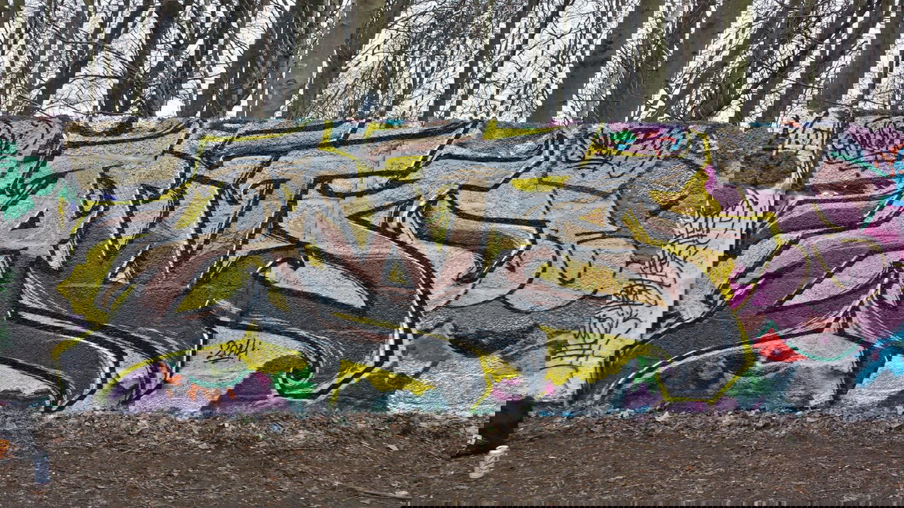 Graffiti Wall - Photo by Cwesk - Cwesk (2014)
