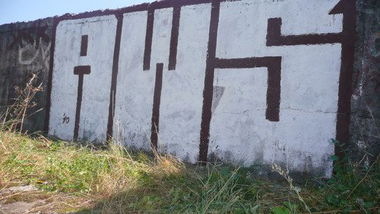 Graffiti Bombing - Photo by Cwesk - Ikone, Cwesk (2010)