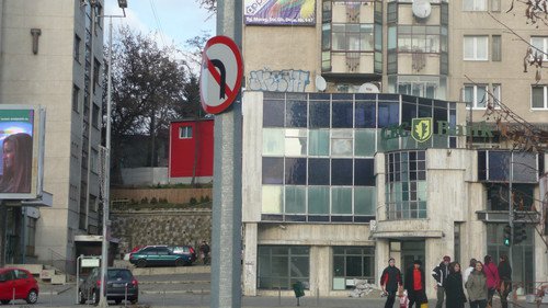 Graffiti Bombing - Photo by Cwesk - Ikone, Cwesk (2008)