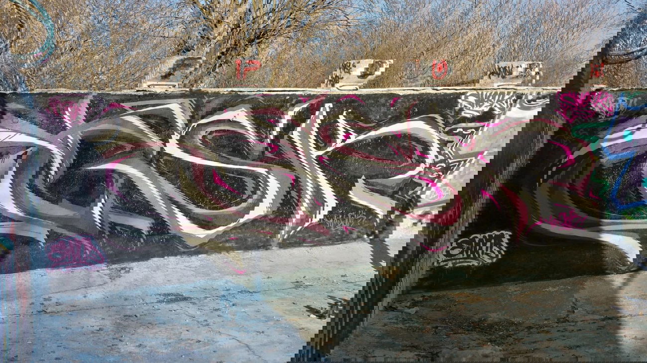 Graffiti Wall - Photo by Cwesk - Cwesk, Evlnd, Aws