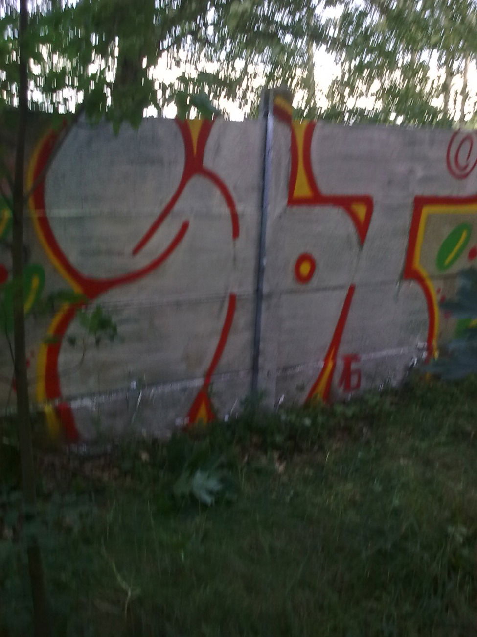 Graffiti Wall in Portugalia - Photo by Czystybrudas - CREW16
