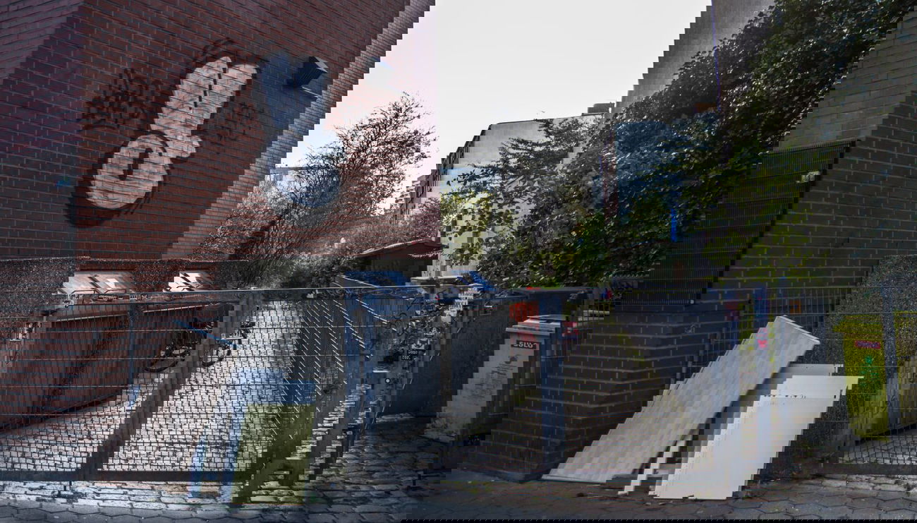 Graffiti Bombing - Photo by D - bhc, Awrok, korwa