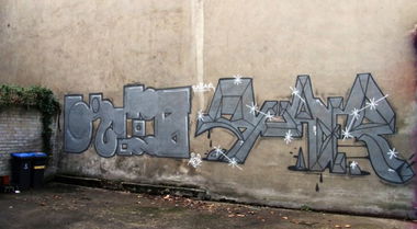 Graffiti Bombing in Köln - Photo by DEDICATED - dedicated, store, cologne
