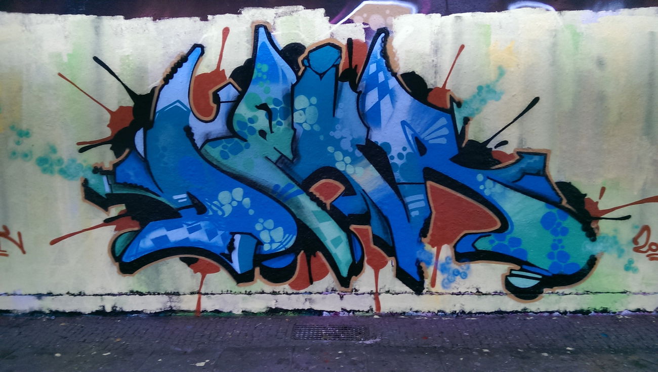 Graffiti Wall in Hamburg - Photo by DEKA - DEKA, Ligal (2014)