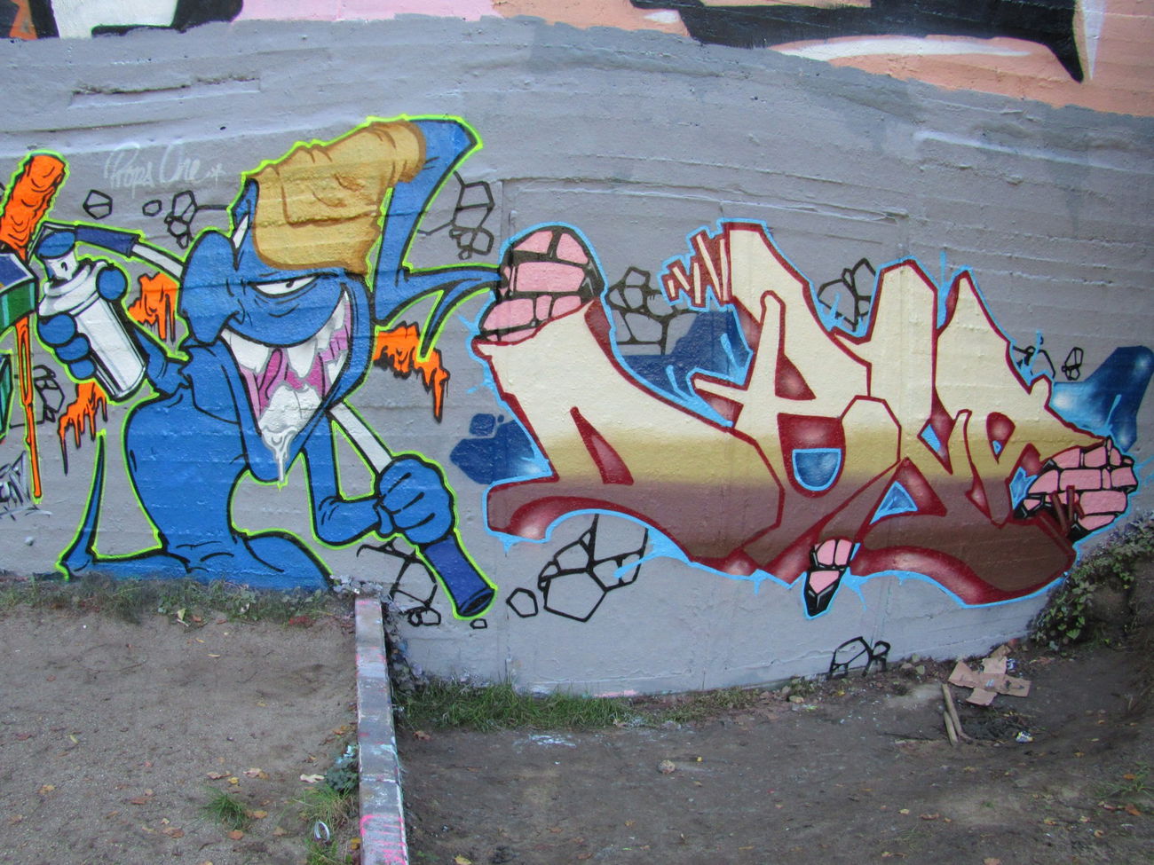 Graffiti Wall in Hamburg - Photo by DEKA - Deka, osterstrasse, hangover (2015)