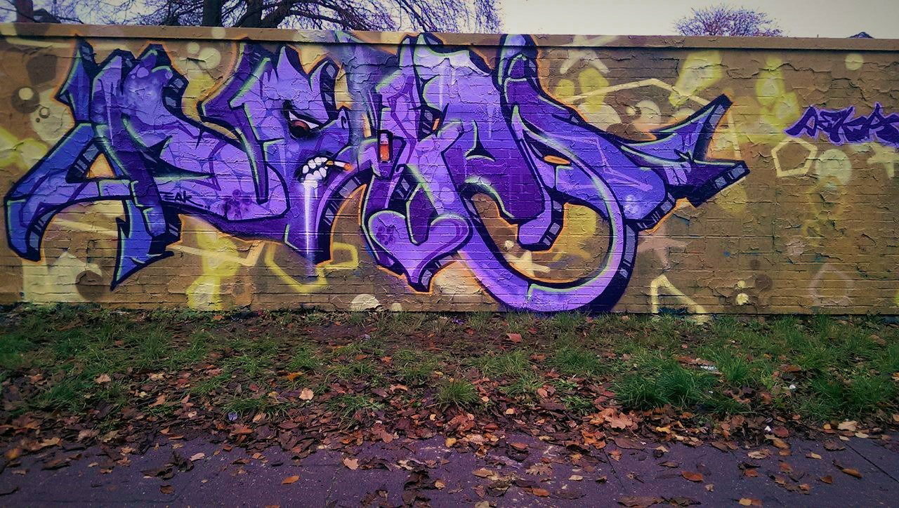 Graffiti Wall - Photo by DEKA - dekas, belton, molotow