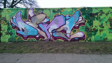 Graffiti Wall in Volksparkstrasse hamburg - Photo by DEKA (2014)