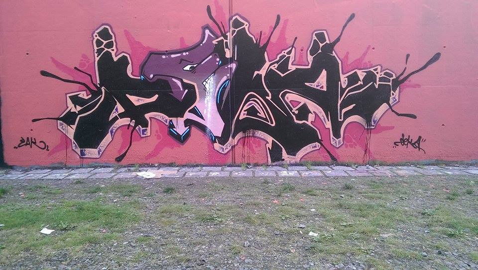 Graffiti Wall in Hamburg - Photo by DEKA - Deka, splashedup, headet (2015)