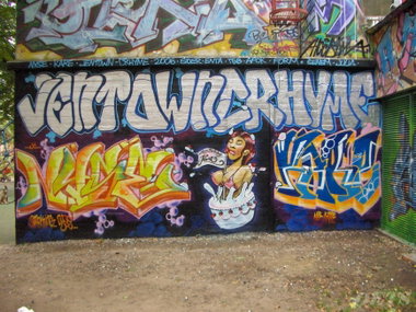 Graffiti Wall - Photo by DETS - eiser, nyse, kare (2006)