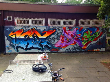 Graffiti Wall - Photo by DETS - so, stoned