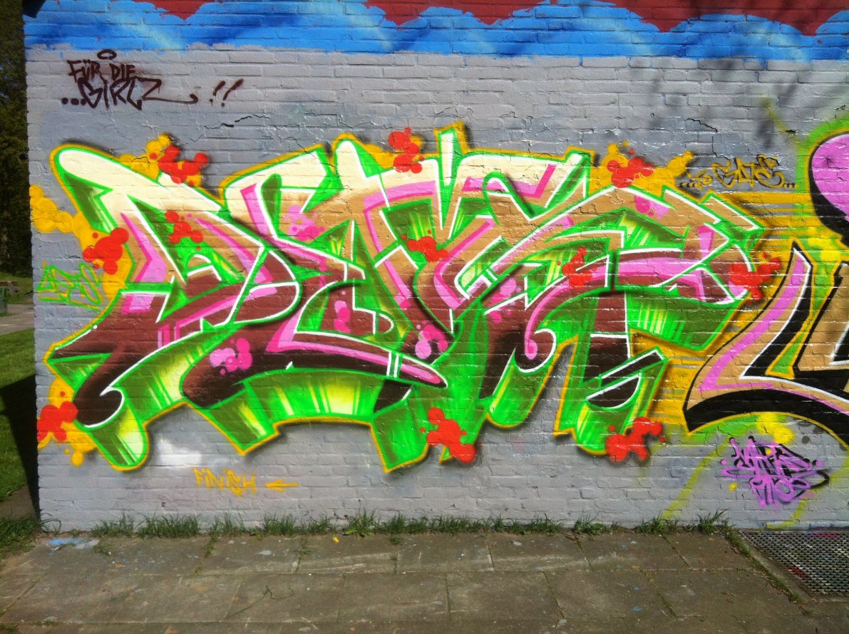 Graffiti Wall - Photo by DETS - greeny, dets (2012)