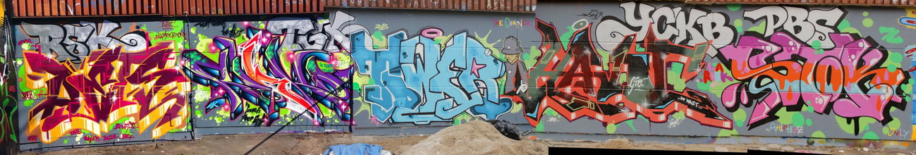 Graffiti Wall - Photo by DETS - bunter, haufen (2012)