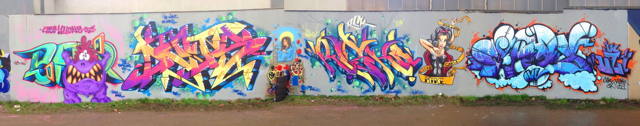 Graffiti Wall - Photo by DETS - six, pack (2014)