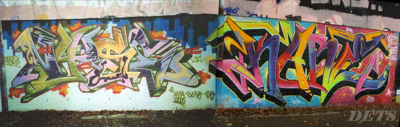 Graffiti Wall - Photo by DETS - nyse, kare (2005)