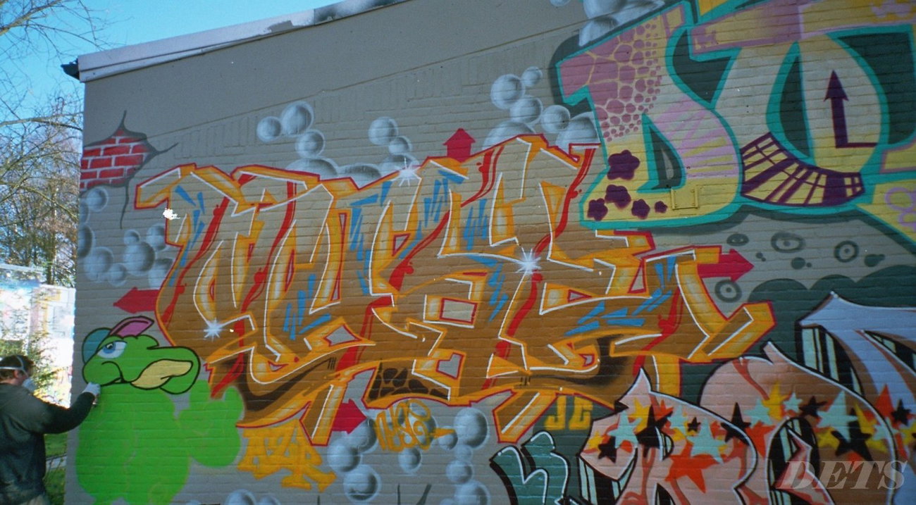 Graffiti Wall - Photo by DETS - nyse-jc (2004)