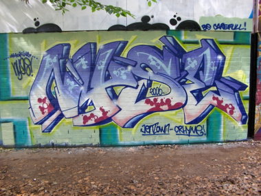 Graffiti Wall - Photo by DETS - nyse