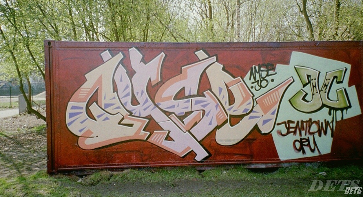 Graffiti Wall - Photo by DETS - nyse, jc (2004)