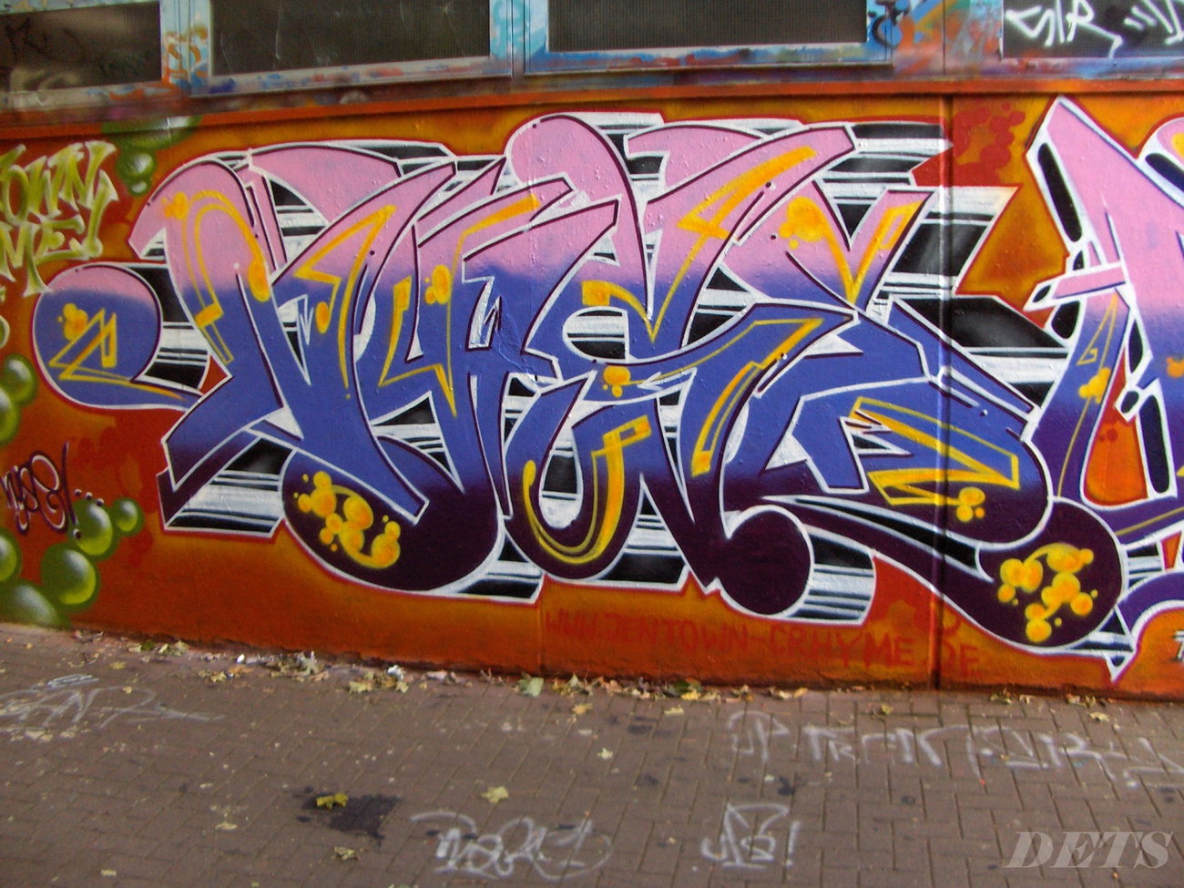 Graffiti Wall - Photo by DETS - nyse, kare, jc (2005)