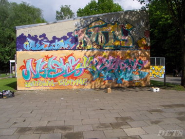 Graffiti Wall - Photo by DETS - nyse, aka, dets (2005)