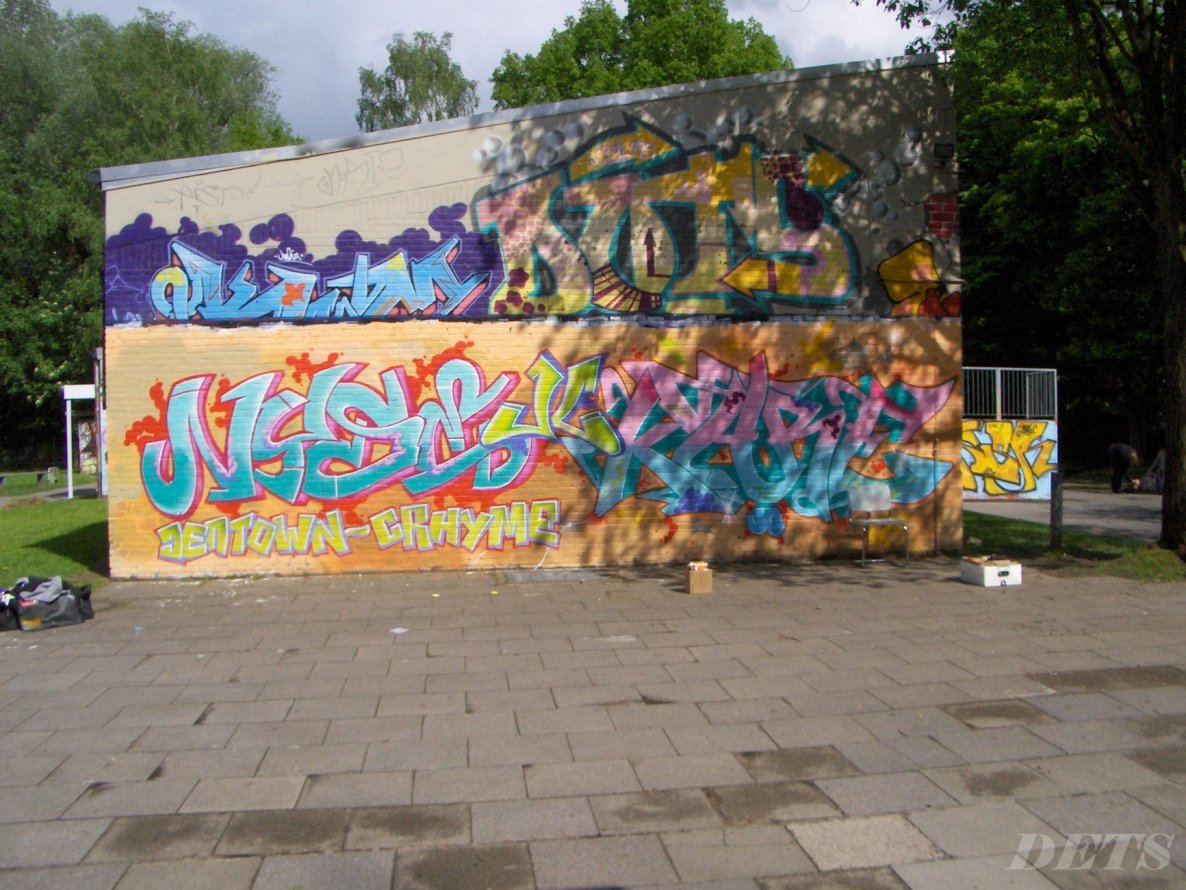 Graffiti Wall - Photo by DETS - nyse, aka, dets (2005)
