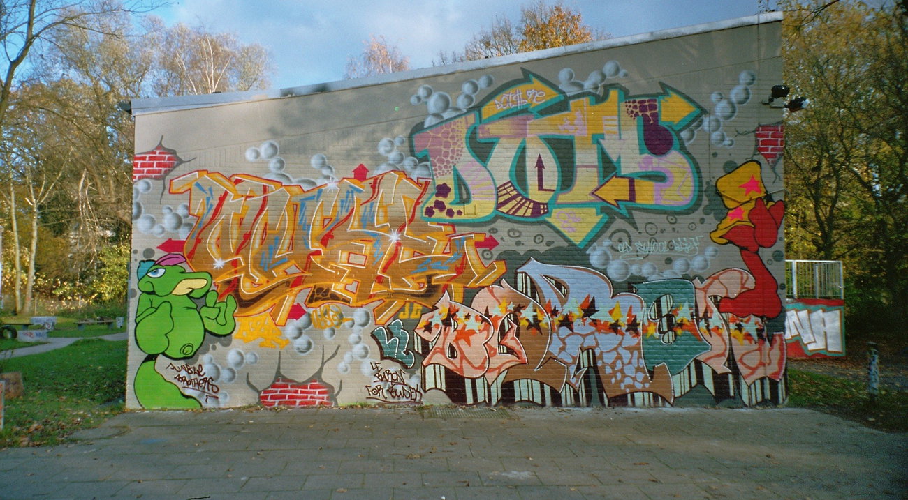 Graffiti Wall - Photo by DETS - nyse, graffiti, jc (2004)