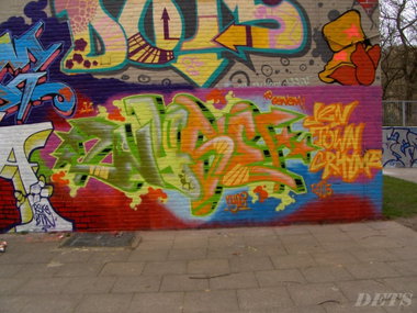 Graffiti Wall - Photo by DETS - nyse, jentown-crhyme! (2005)