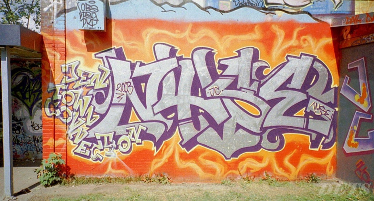 Graffiti Wall - Photo by DETS - silver, nyse (2003)