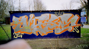 Graffiti Wall - Photo by DETS - nyse, jc (2004)