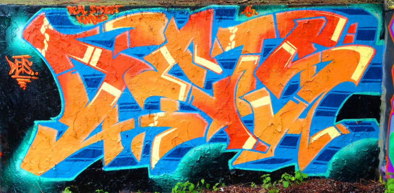 Graffiti Wall - Photo by DETS - raining, action! (2015)