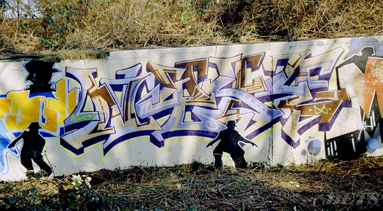 Graffiti Wall - Photo by DETS - nyse, jc (2004)