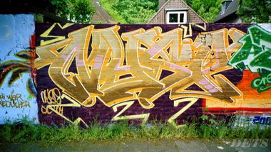 Graffiti Wall - Photo by DETS - nyse-jc-azr (2004)