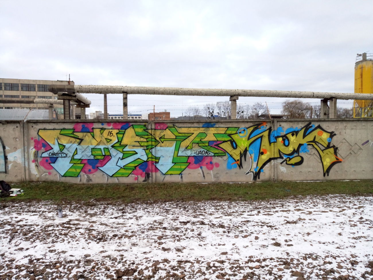 Graffiti Wall - Photo by DIRECT