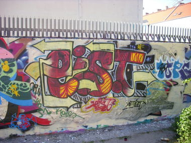 Graffiti Wall - Photo by DIRK - eis.t (2011)