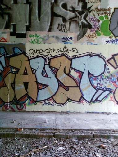 Graffiti Wall - Photo by DIRK - EIS.T, AYST, EIST (2011)