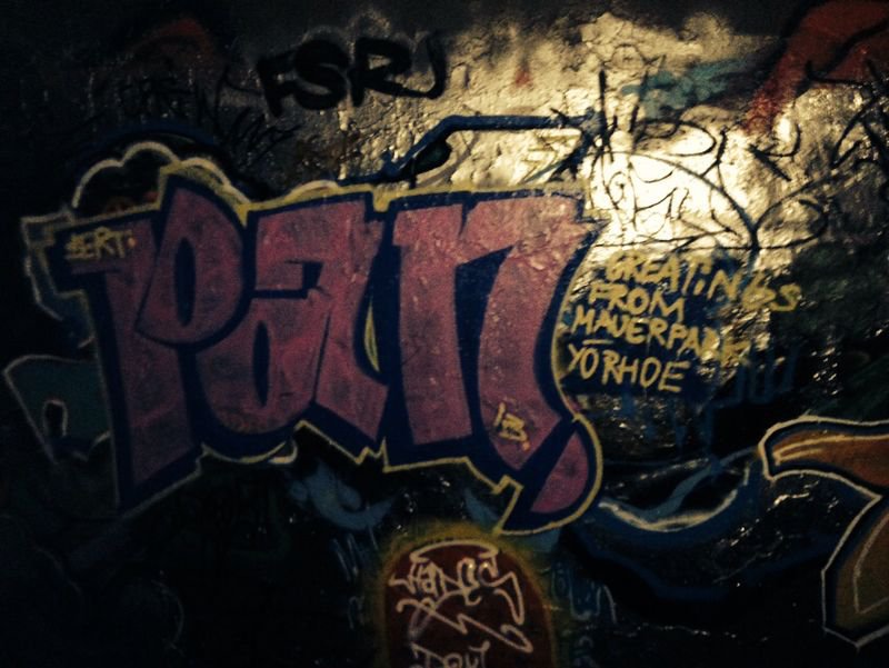 Graffiti Wall - Photo by DIRK - PAN, BERT (2013)