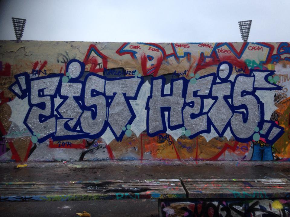 Graffiti Wall - Photo by DIRK - eist, hais