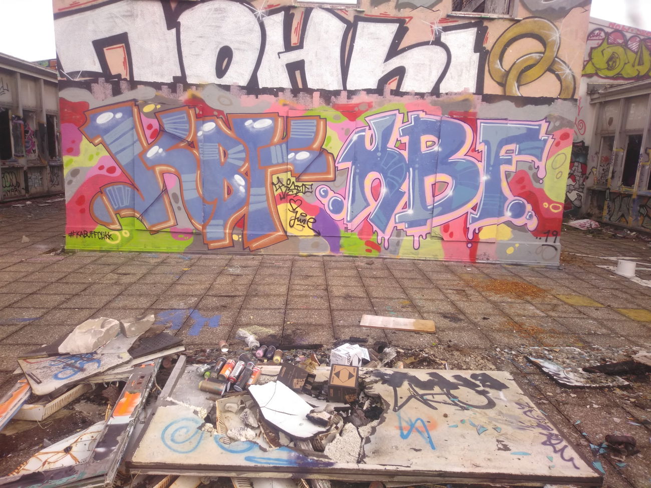 Graffiti Wall - Photo by DISOE - kbf, tisoe, june (2019)