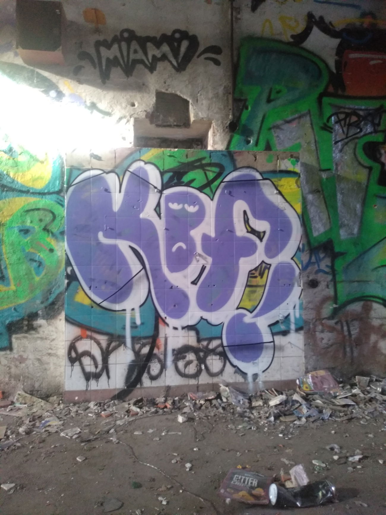 Graffiti Wall - Photo by DISOE - kbf, fda (2019)