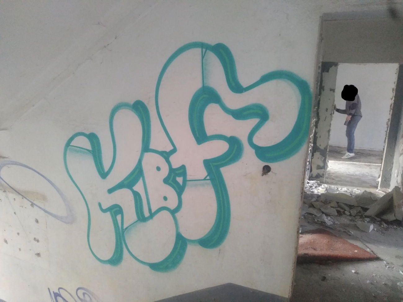 Graffiti Wall - Photo by DISOE - kbf, fda (2022)