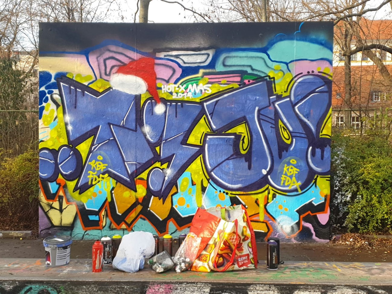 Graffiti Wall - Photo by DISOE - kbf, fda (2019)