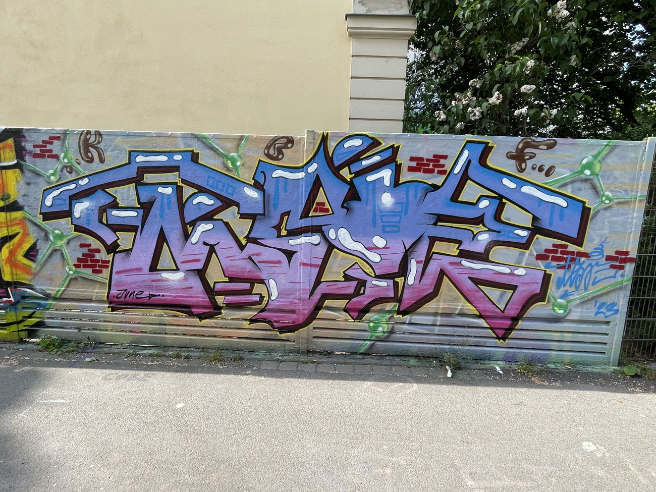 Graffiti Wall - Photo by DISOE - kbf, fda, june (2023)