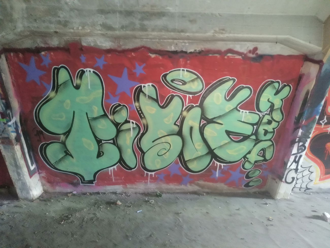 Graffiti Wall - Photo by DISOE - kbf, fda (2019)