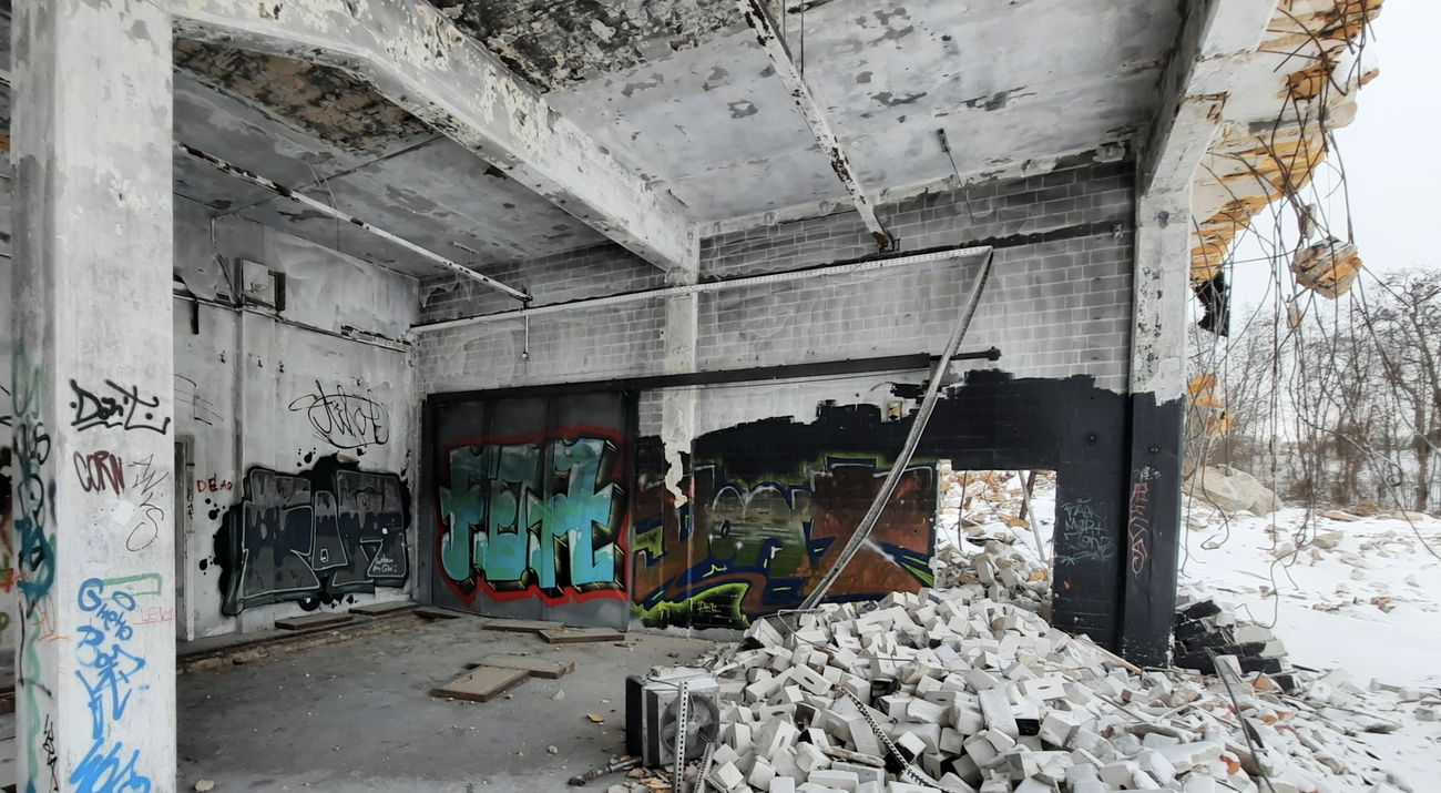 Graffiti Photo by DISOE (2020)